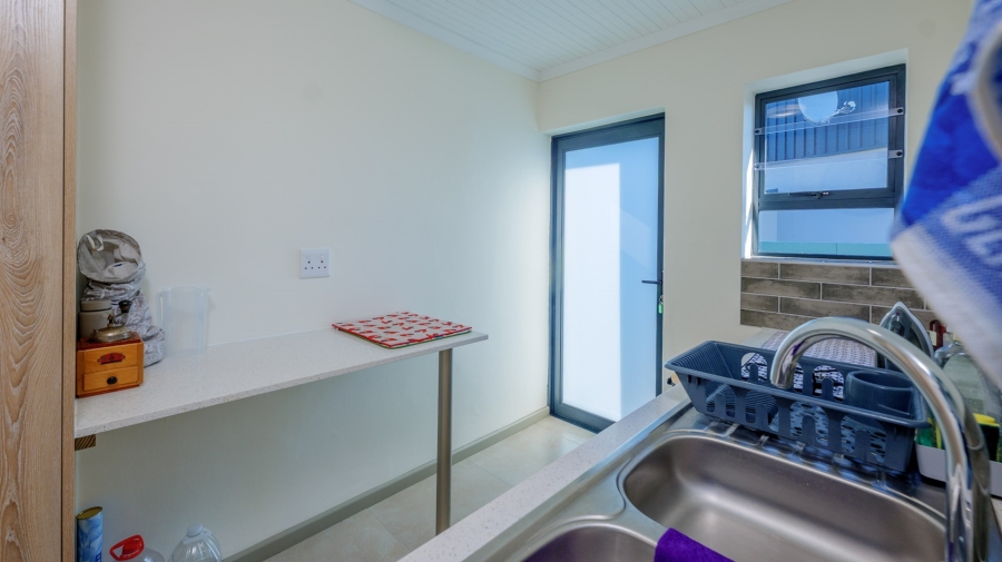4 Bedroom Property for Sale in Struisbaai Western Cape